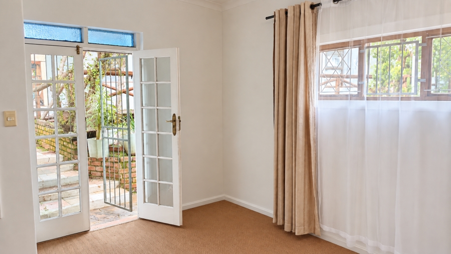 To Let 1 Bedroom Property for Rent in Beacon Bay Eastern Cape